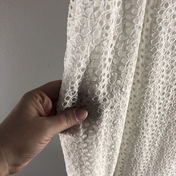 Everlane Size‎ Medium White Eyelet Dress Sleeveless Smocked Shift Sleeveless - Picture 5 of 16